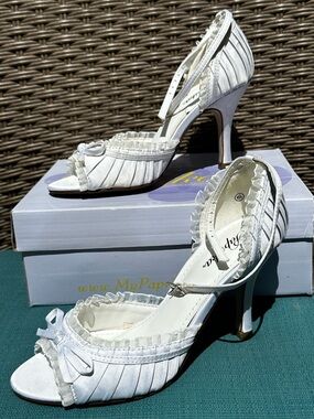 Paprika White Strappy Heeled Sandals Stilettos wedding New with box size 6 1/2